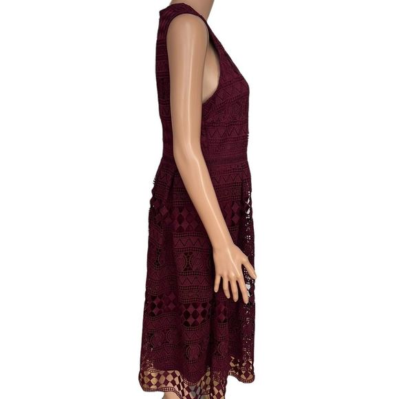 Lulus Madly in Love Plum Purple Lace Sleeveless Midi Dress size L NWT - Picture 6 of 12